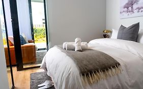 Luxurious Apartment, Ellipse, Waterfall, Midrand